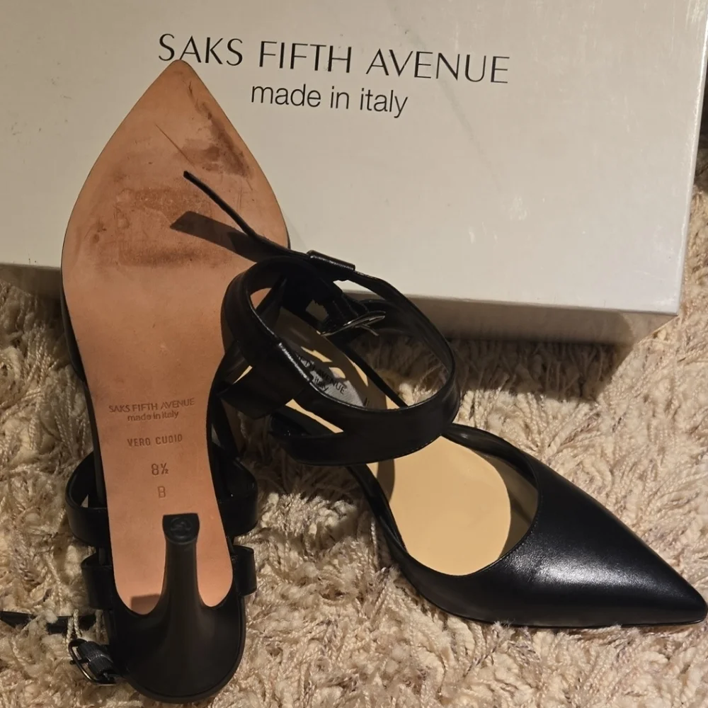 Saks Fifth Avenue Italian White Packaging - Picture 7 of 8